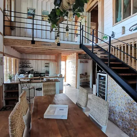 Maison Bois, Entre Et Holiday home